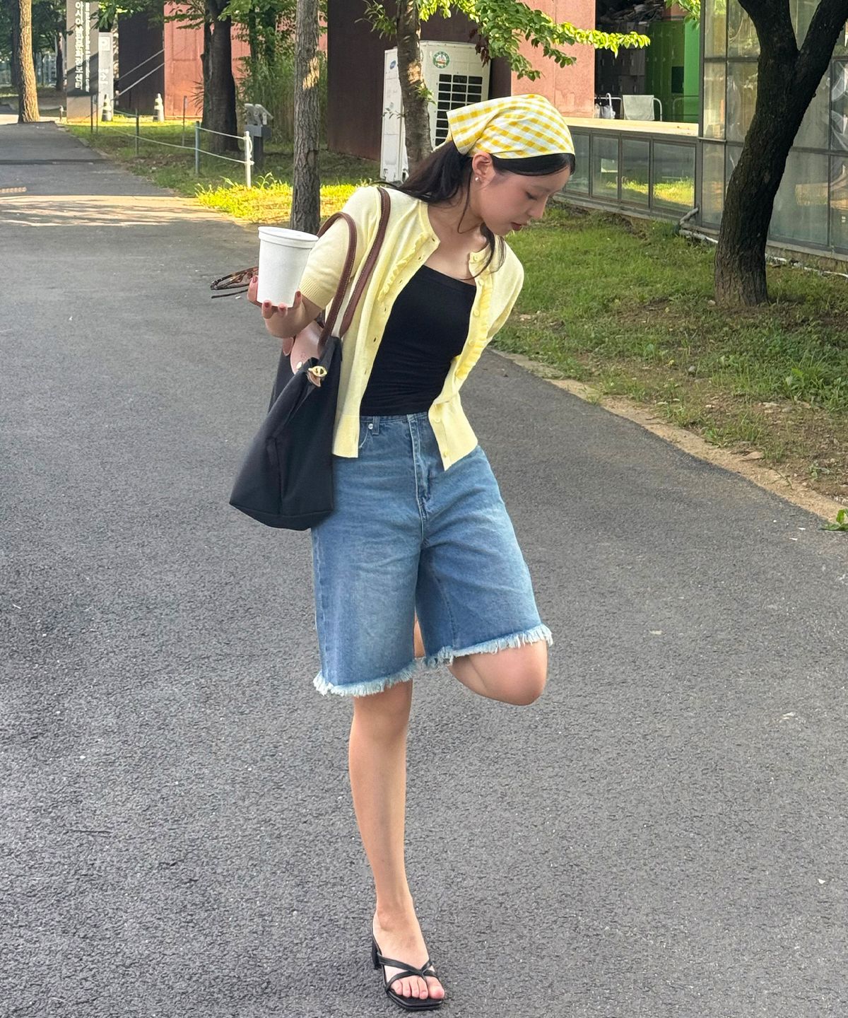 플랙 우먼(PLAC WOMEN) 로우 햄 워시드 데님 쇼츠 R05 미드 블루