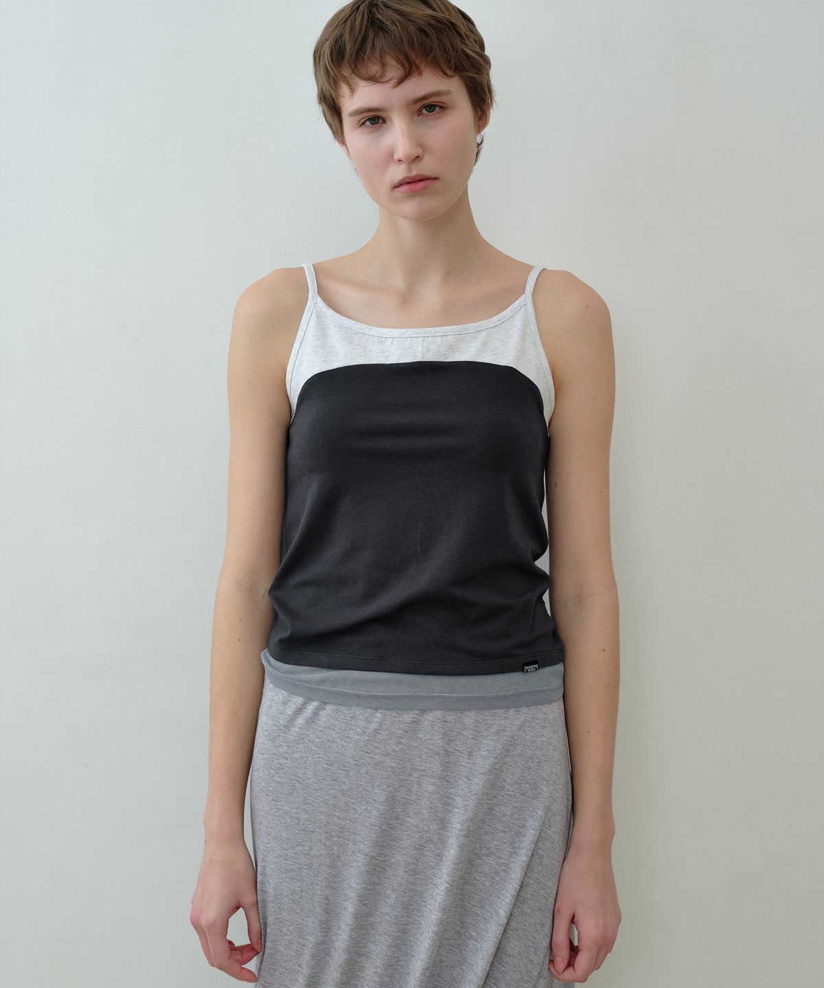 시메트릭 퍼센트(SYMMETRICPERCENT) Tri-Color Sleeveless / Charcoal
