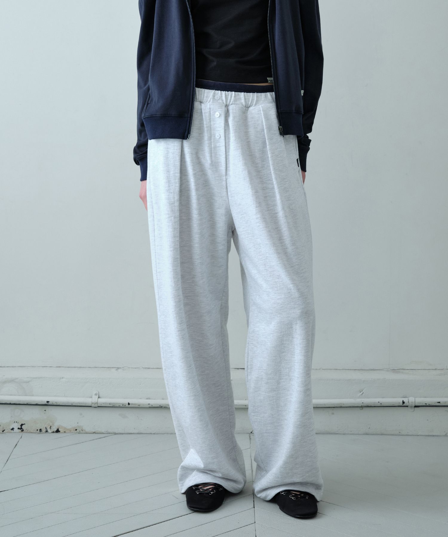 [YOUHEEXOTZ] STAR PATTERN LAYERED BANDING TRACK PANTS_GREY source detail 72