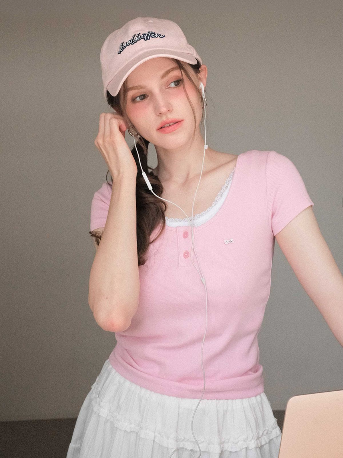 쿨키튼(KOOLKITTEN) 레이스 헨리 넥 반팔 티셔츠 3colors