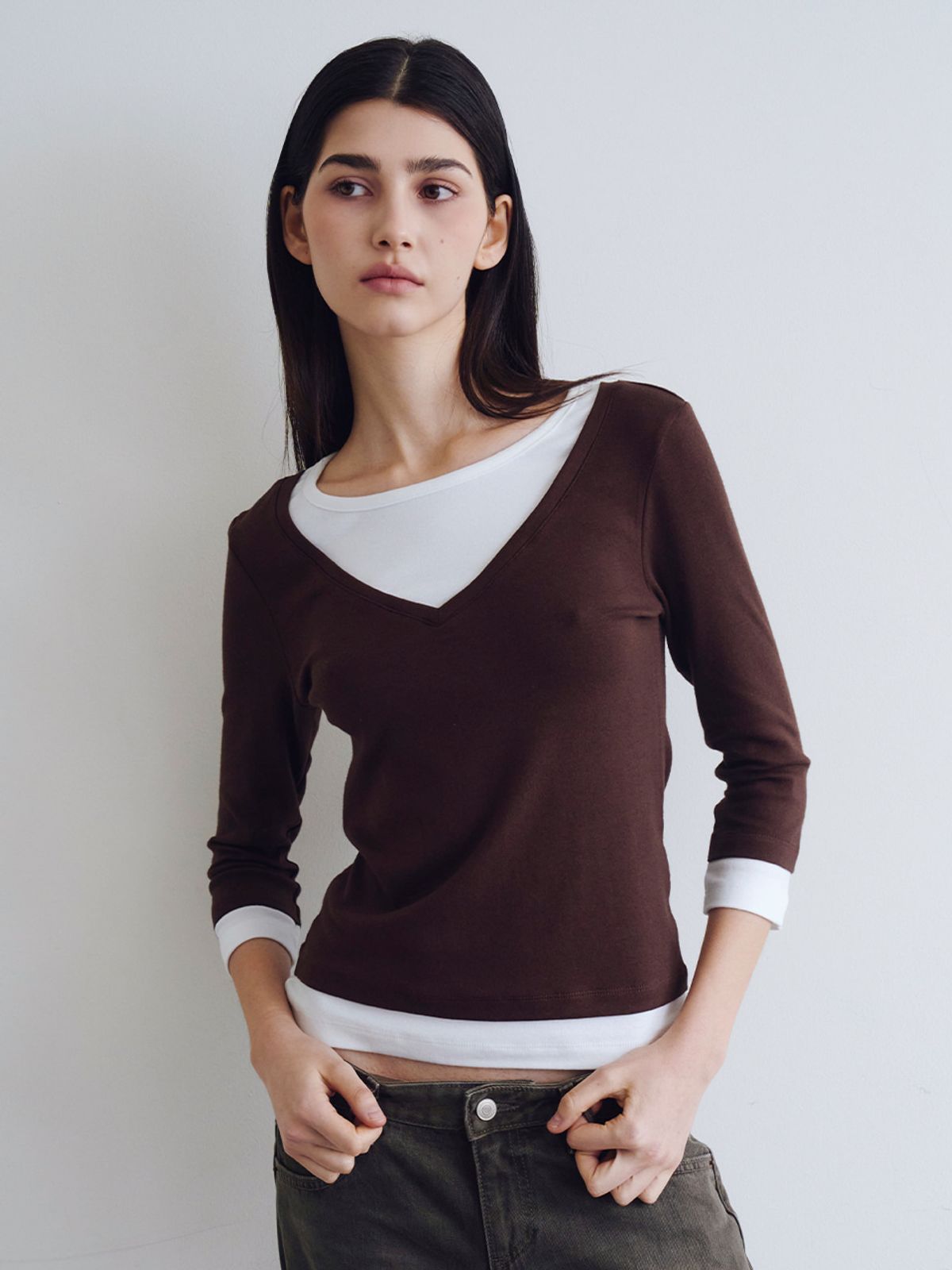 웨이브유니온(WAVE UNION) Layered V-neck Three-quarter sleeve top Brown