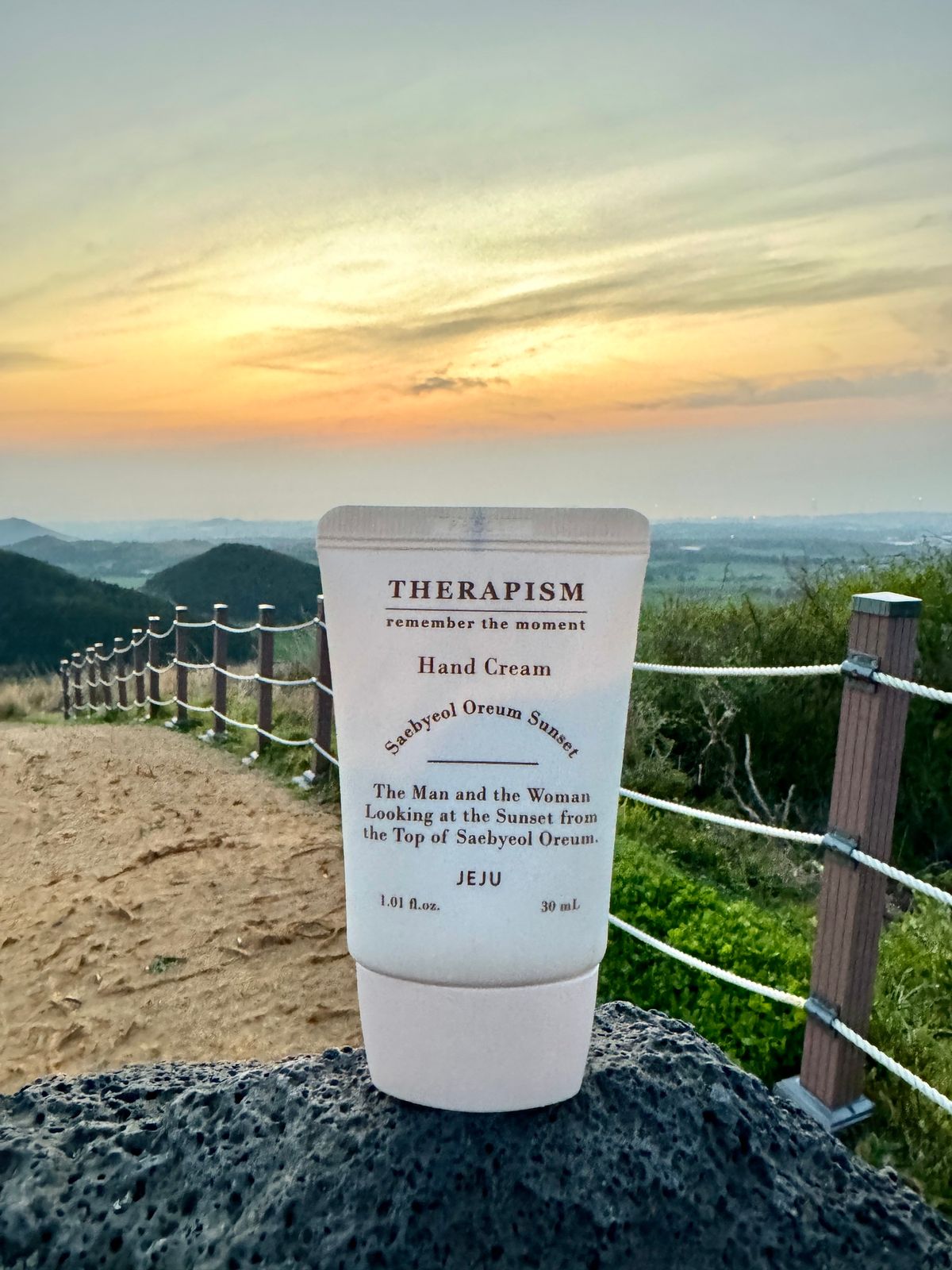 테라피즘(THERAPISM) 제주 핸드크림 - 해질녘 새별오름 남과여 - 30ml
