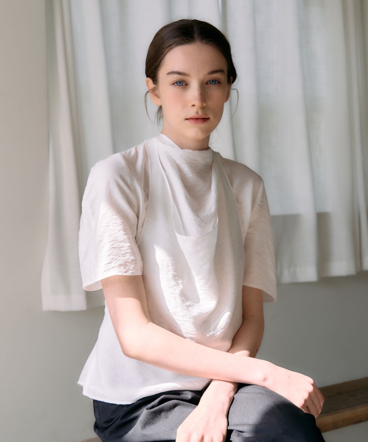 엘리오티(ELLIOTI) Roraine Mock Neck Blouse_2Color