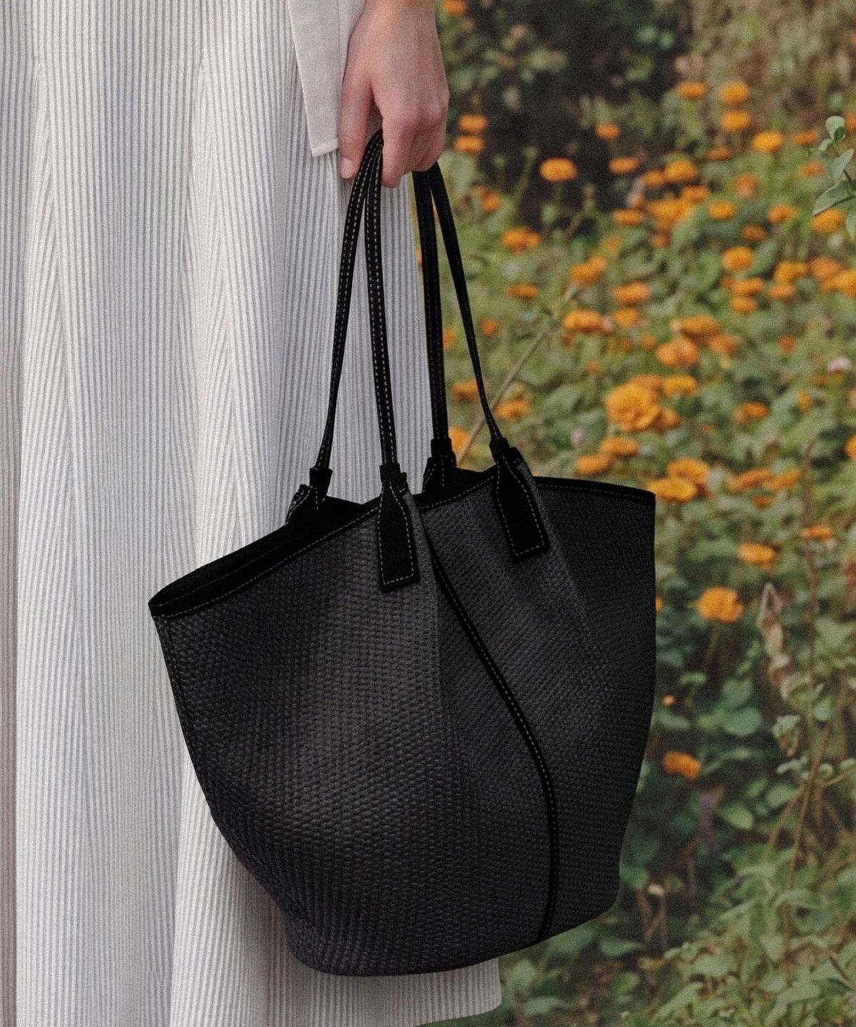 폴뉴아(FOLNUA) PLI BAG-LAPIA (BLACK)