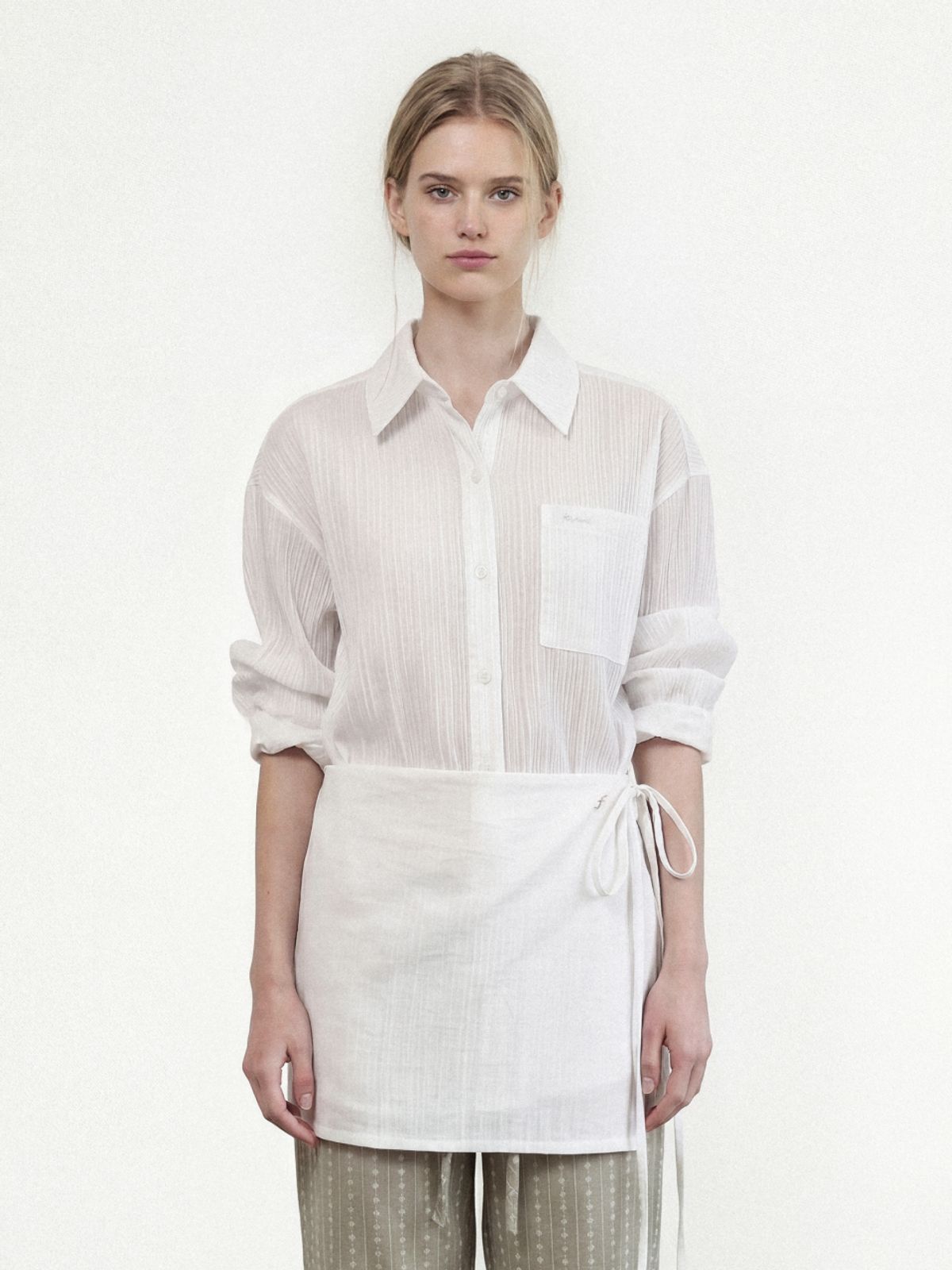폴뉴아(FOLNUA) ARIA SHEER STRIPE SHIRT (WHITE)