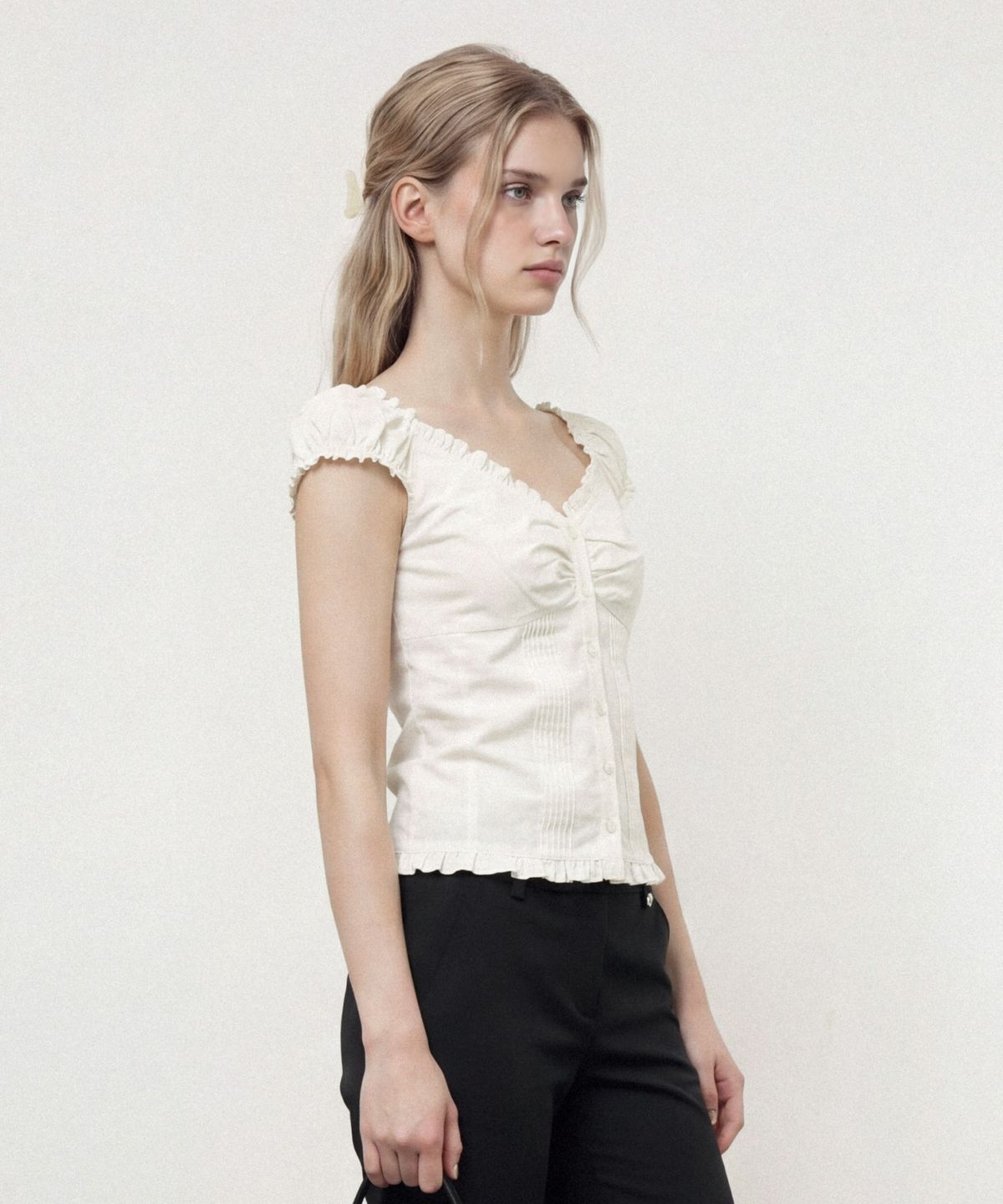 폴뉴아(FOLNUA) LILI CAP SLEEVE OFF SHOULDER BLOUSE (CREAM)