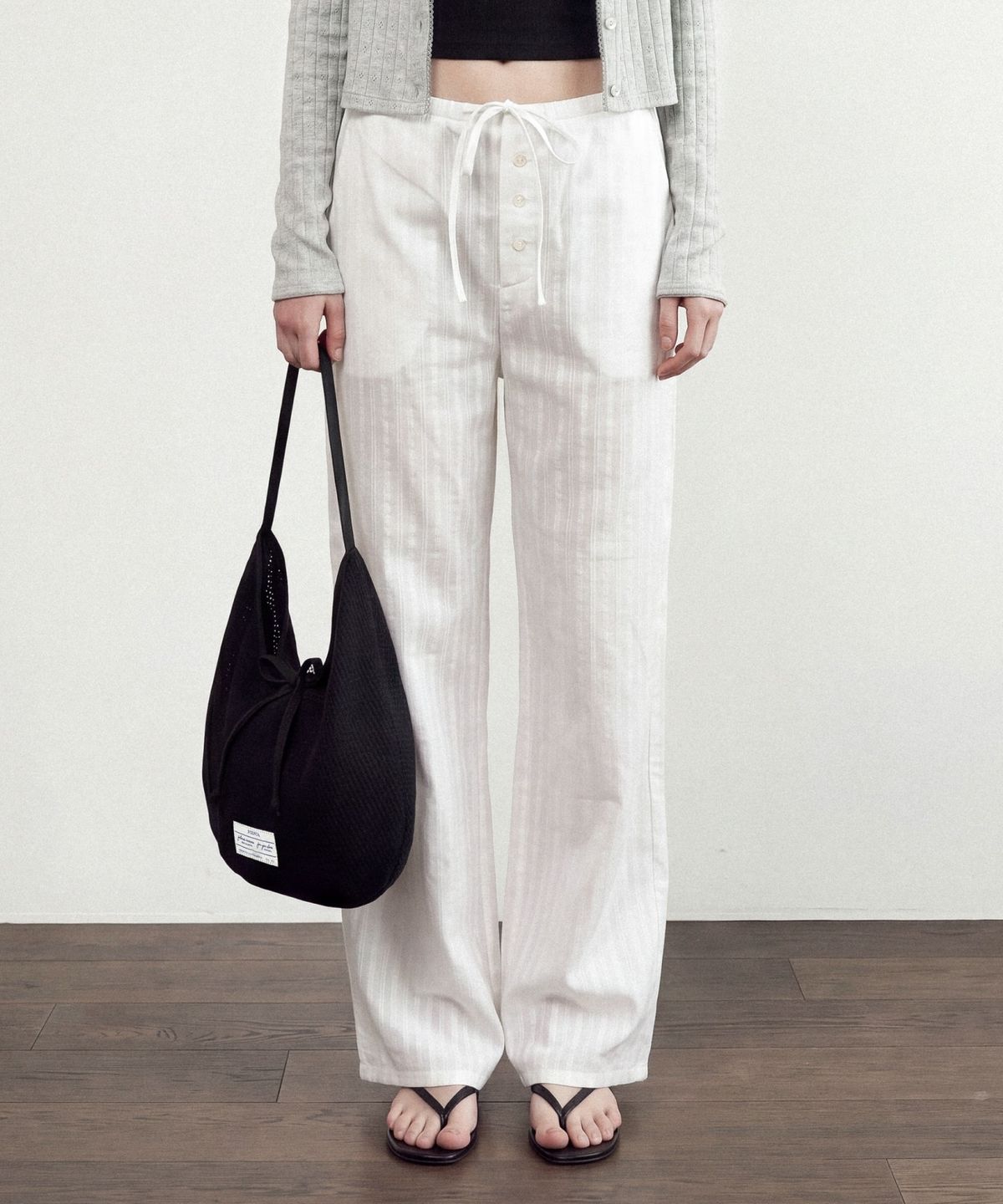 폴뉴아(FOLNUA) FEUILLE BOOTS CUT PANTS (WHITE)