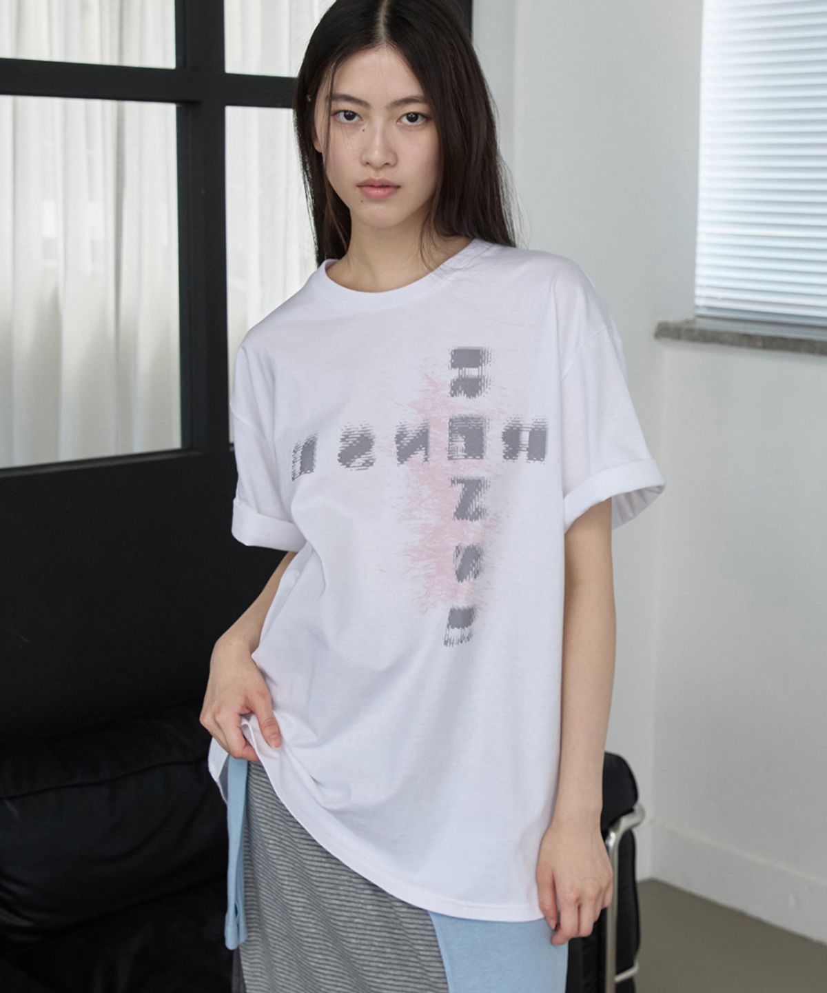 렌세(RENSE) Oversized Logo Graphic Tee White