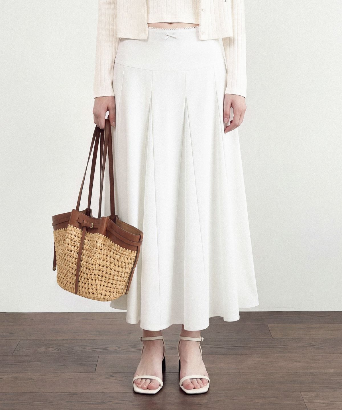 폴뉴아(FOLNUA) ROSY FLARE LONG SKIRT (PLAIN WHITE)