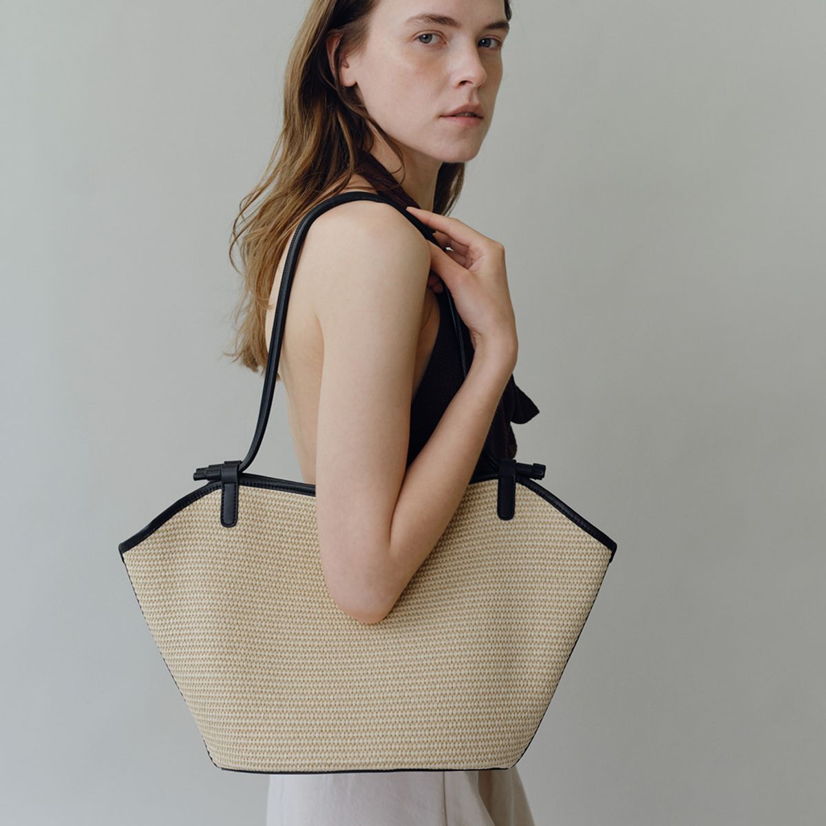 로서울(ROH SEOUL) Lien shoulder bag Raffia Black