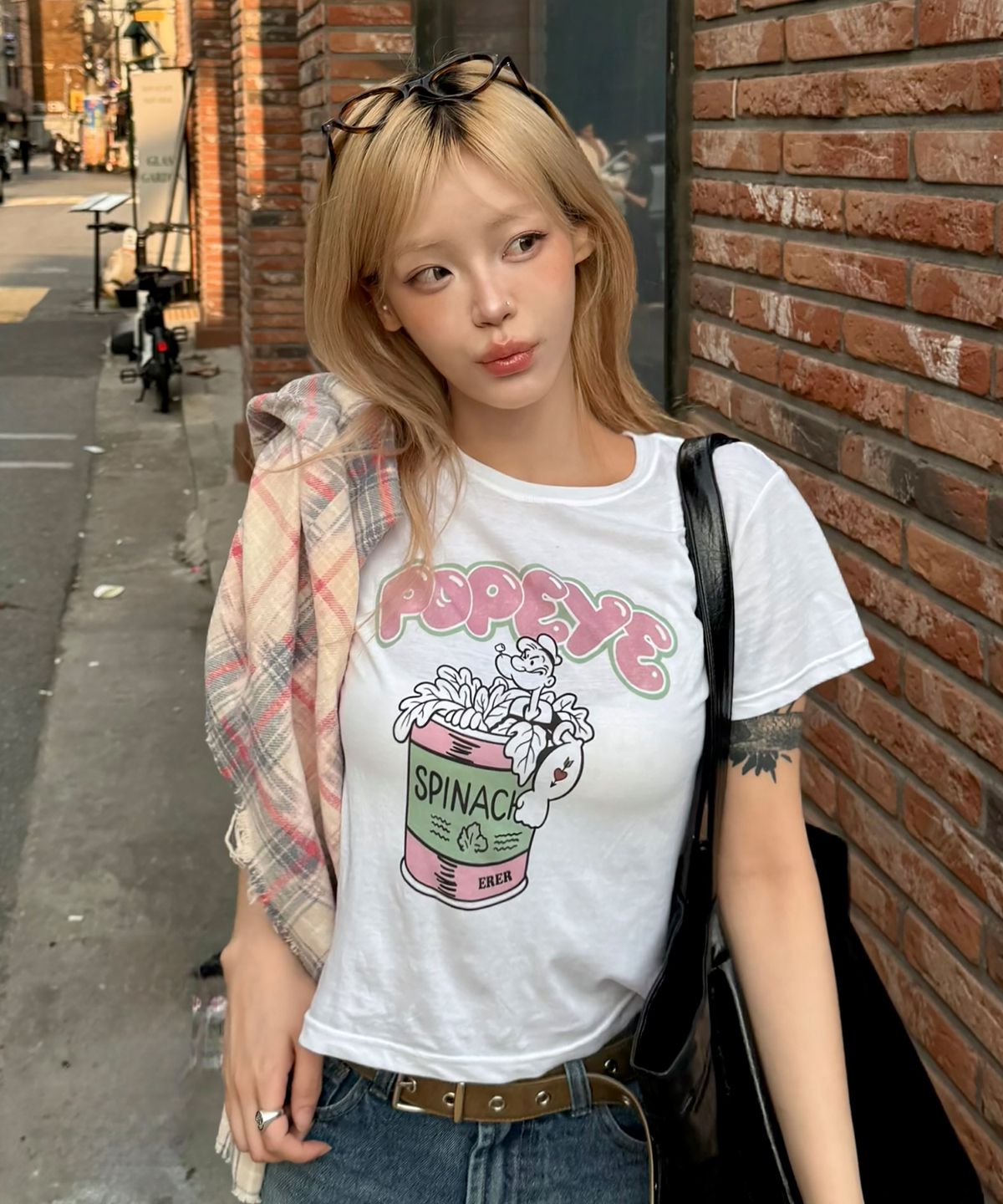 에르에르(ERER) Cropped Popeye Graphic T-Shirt White