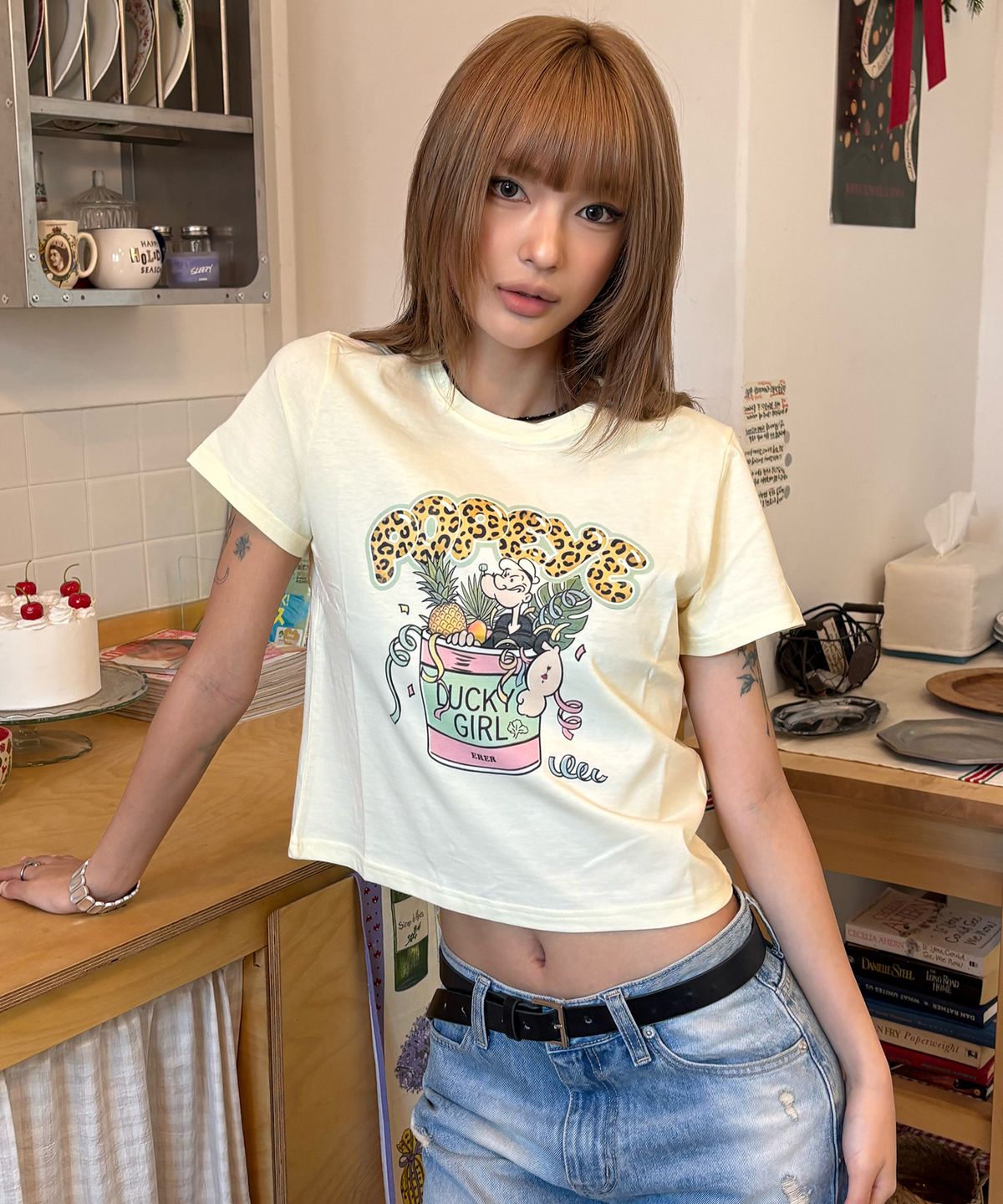 에르에르(ERER) Cropped Leopard Popeye Graphic T-Shirt Yellow