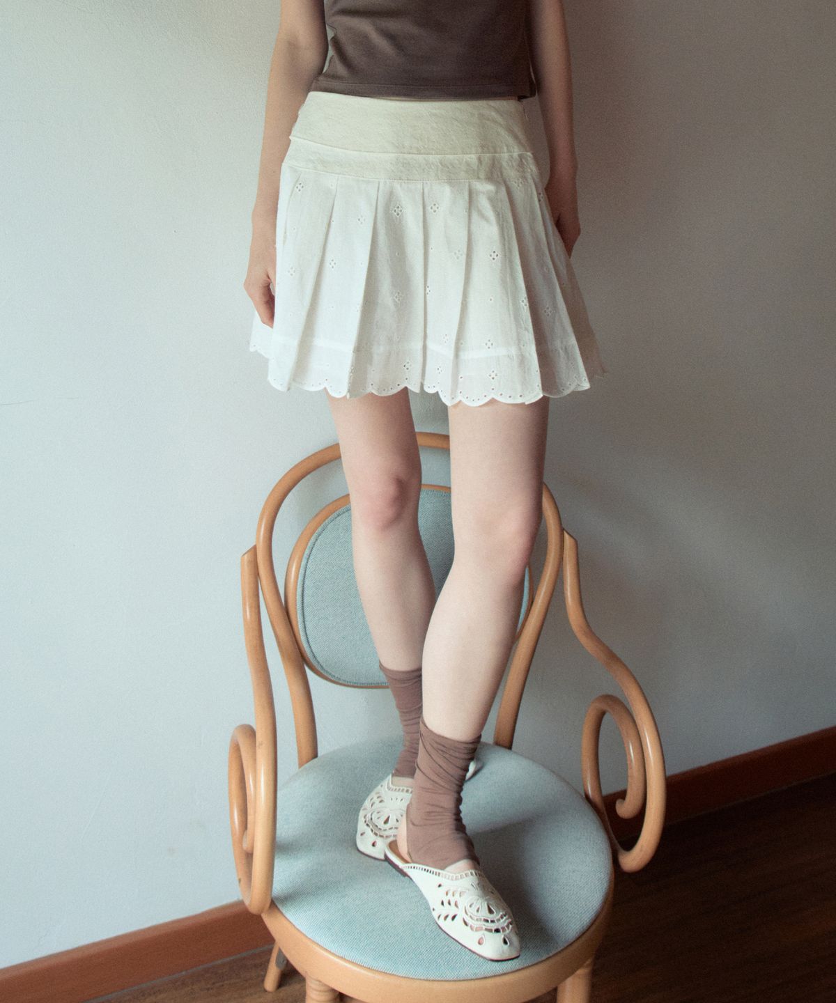 아우어노스텔지아(OURNOSTALGIA) Eyelet Pleated Skirt_White(OB6SK09)