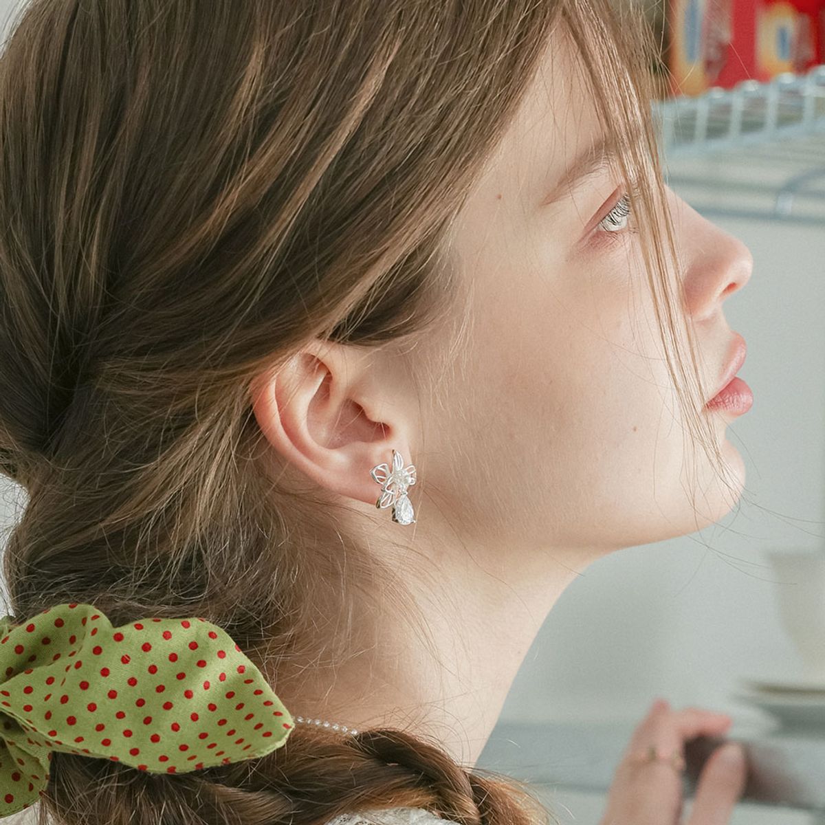 던드롭(DUNDROP) DD_Crystal bow drop earrings_SILVER