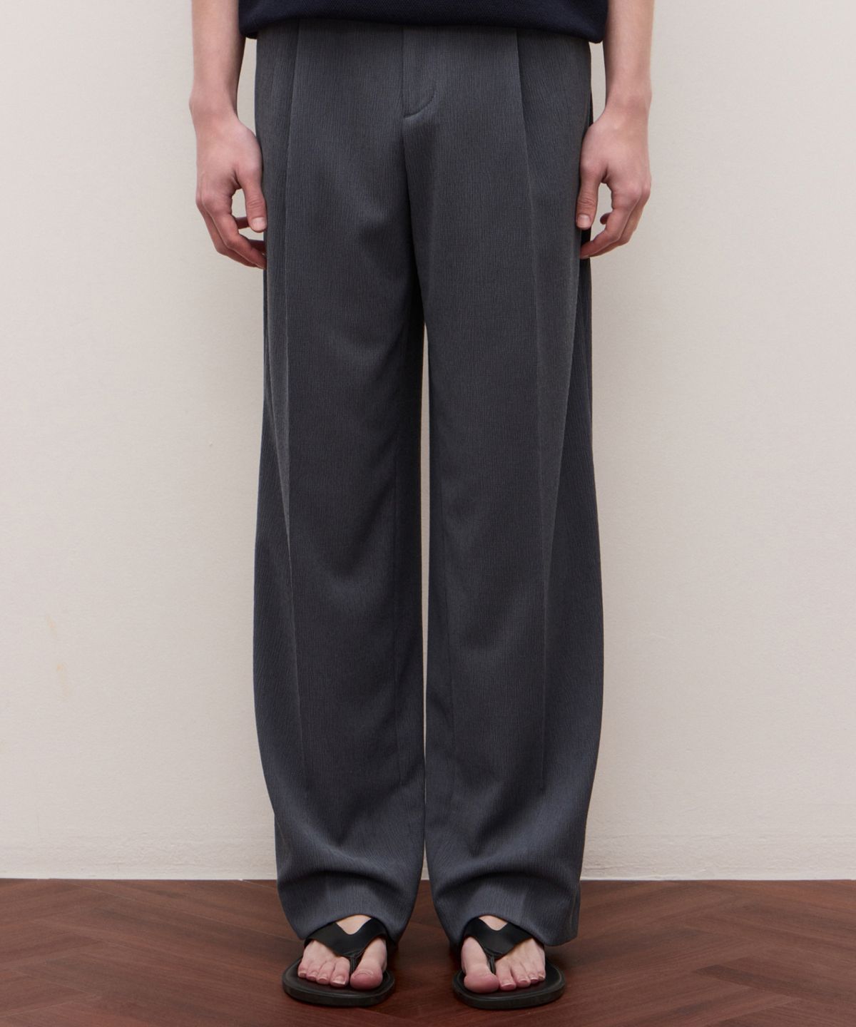 질스튜어트뉴욕 맨(JILLSTUART NEWYORK MEN) 릴랙스드 팬츠 - 그레이 (JNPA6B521G2)