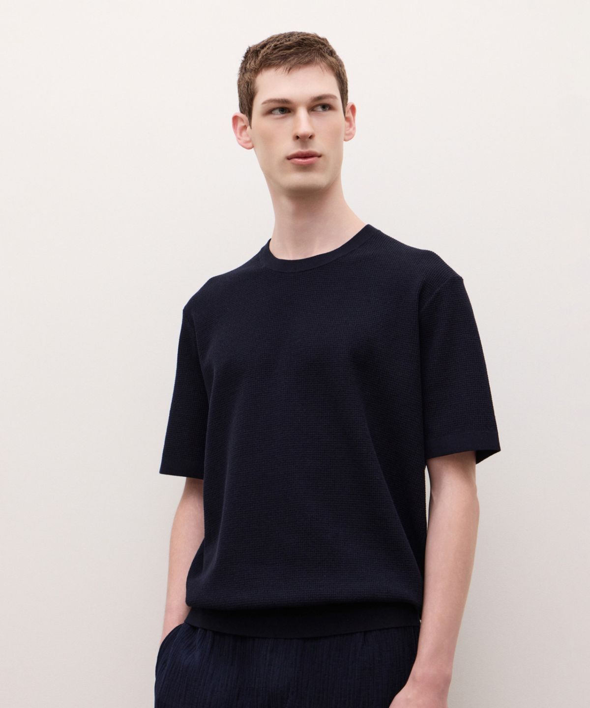 질스튜어트뉴욕 맨(JILLSTUART NEWYORK MEN) 코튼강연 크루넥 니트 - 다크네이비 (JNSW6B506N3)
