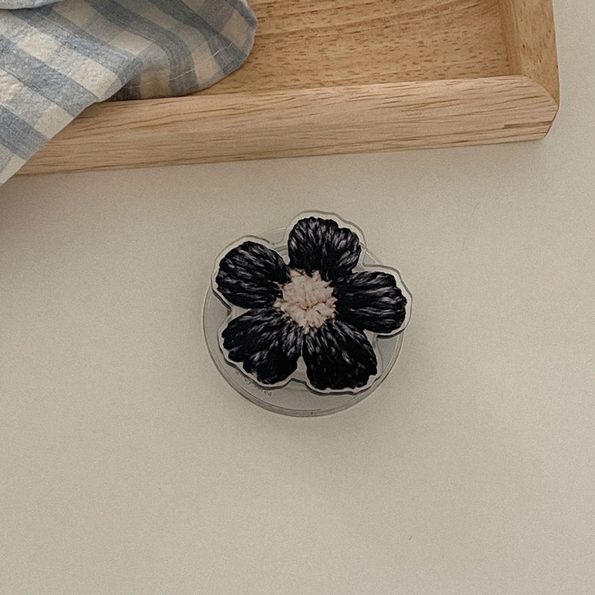 메이드모먼(MADEMOMENT) noir bloom 디자인 [맥세이프 아크릴스마트톡]