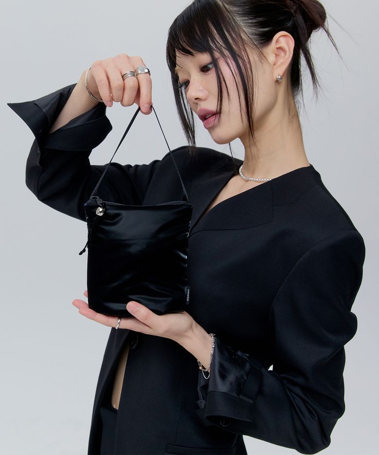 HANDLE POUCH 001 Glossy Black