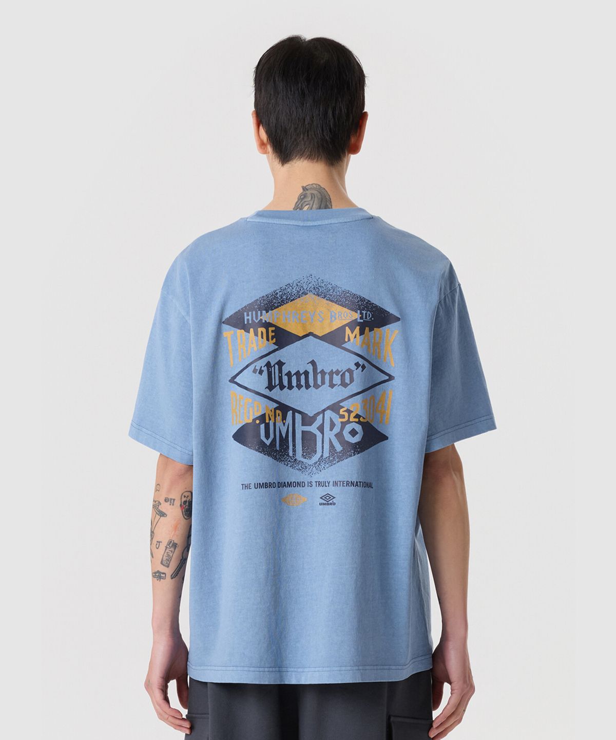 엄브로(UMBRO) 콘크리트 블룸 다잉 반팔 티셔츠 블루 UR221CRS55