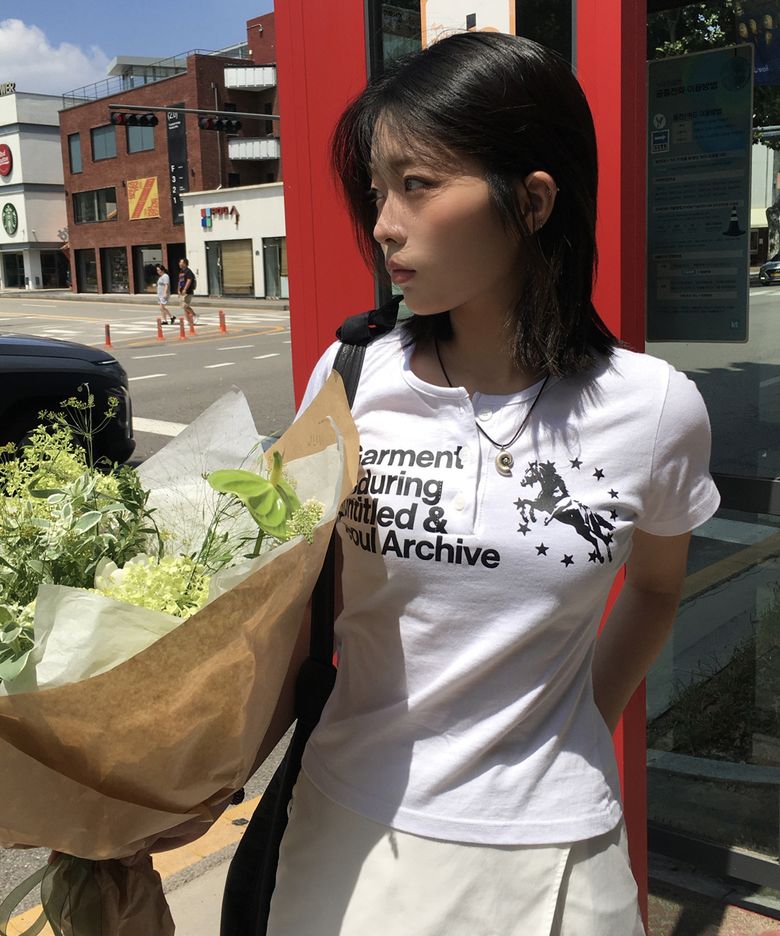유니콘 헨리넥 크롭 반팔 화이트