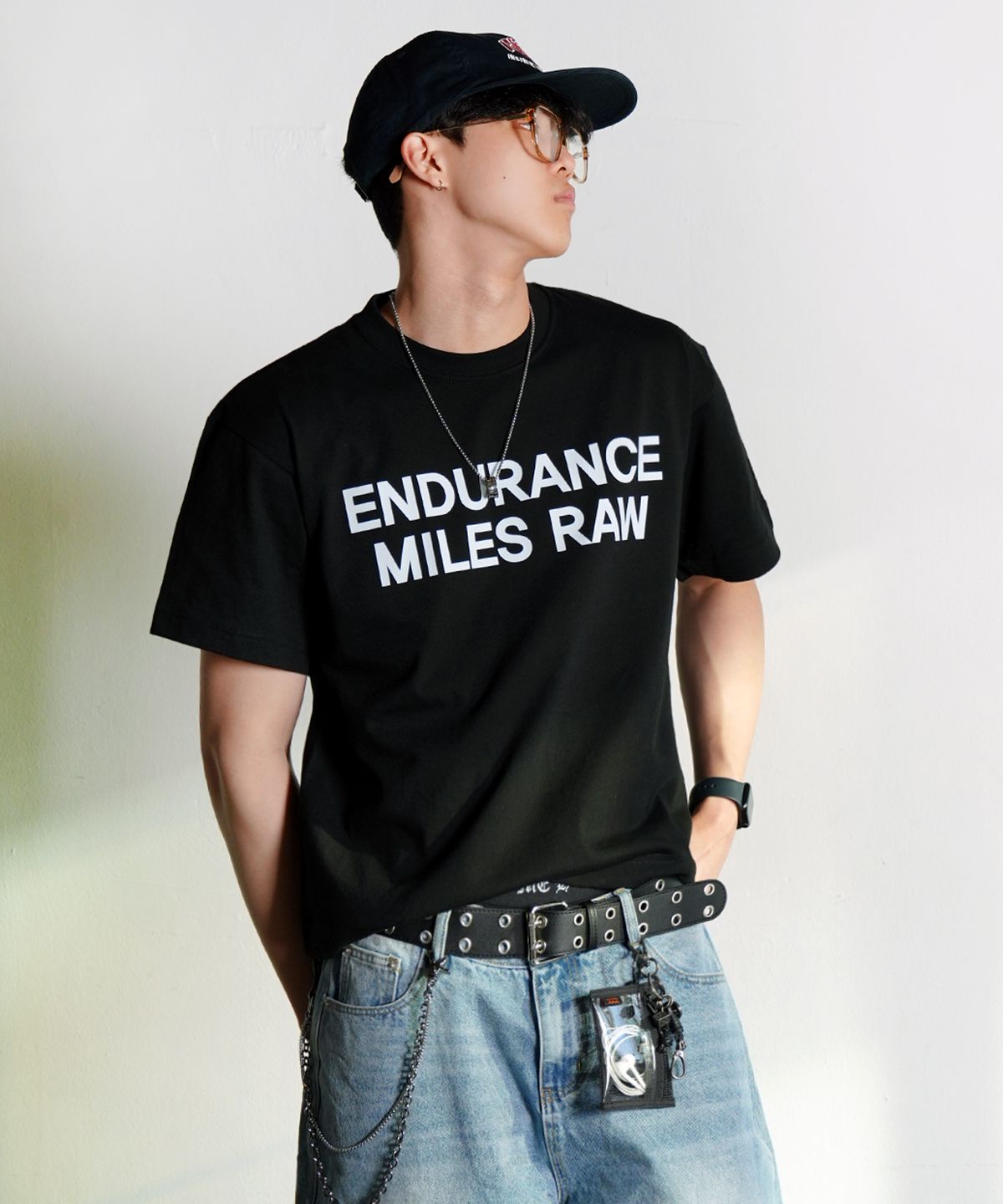 더마일(THEMILE) 가먼츠 크롭 endurance 크루넥_BLACK