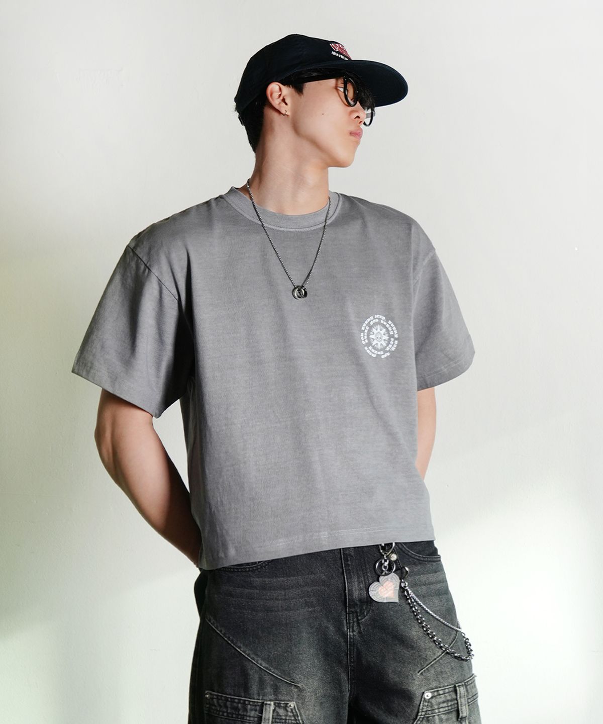 더마일(THEMILE) 보이드 가먼츠 크롭 크루넥_PIGMENT GRAY