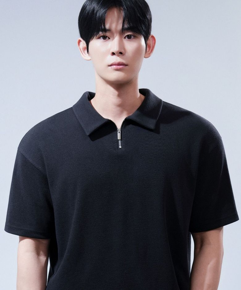 어깨패드가 들어간 특허 반집업 카라티 반팔 디바라 시그니처 수트