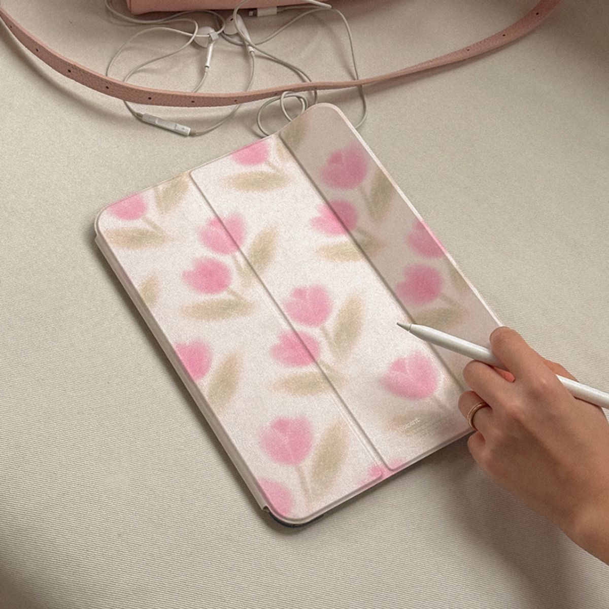 메이드모먼(MADEMOMENT) matte tulip 디자인 [아이패드 케이스]
