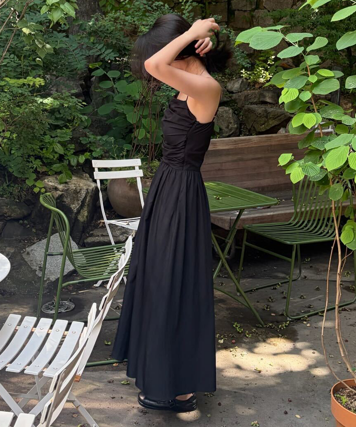 튜드먼트(TTUDEMENT) SHIRRING SLEEVELESS LONG DRESS_BLACK
