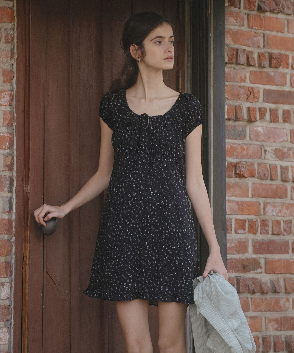 틸아이다이(TILL I DIE) Floral shirring mini dress [TISU06OP02]_Black