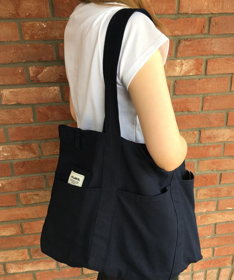 Ke906. Angled Pocket Utility Tote Navy