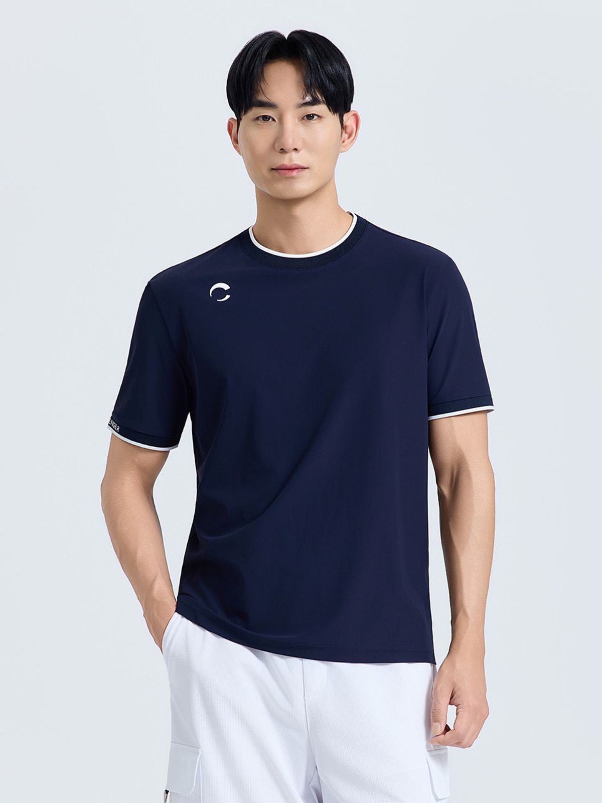 챌린저(CHALLENGER) 남성 자카드 로고 배색 라운드 반팔 티셔츠 네이비
