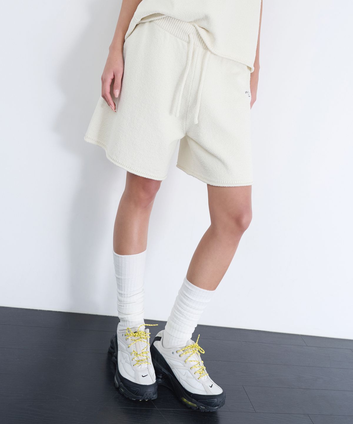 아크메드라비(ACME DE LA VIE) WOMAN BOUCLE KNIT SHORT PANTS