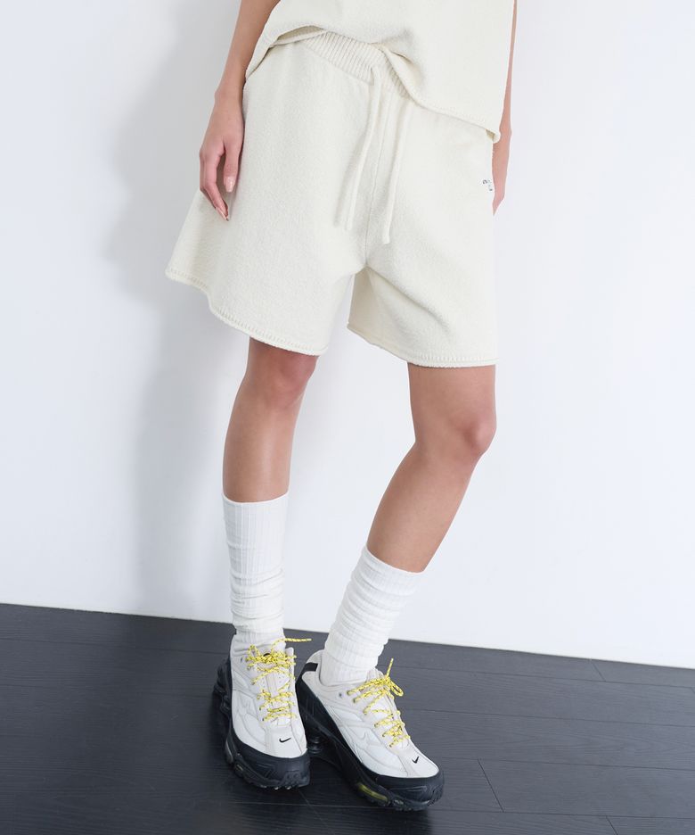 WOMAN BOUCLE KNIT SHORT PANTS