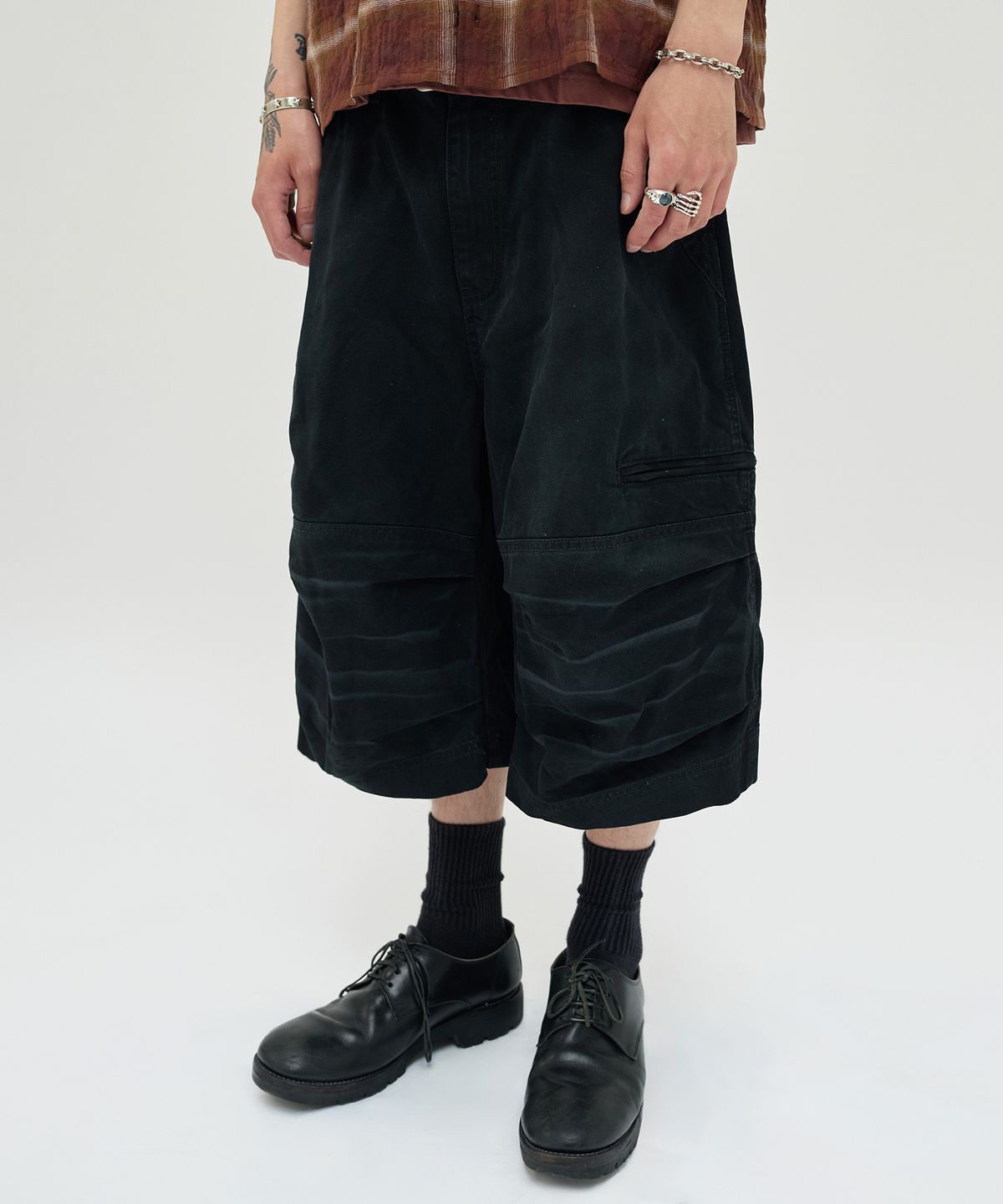 스웨이드(SUADE) UTILITY CARGO SHORTS [BLACK]