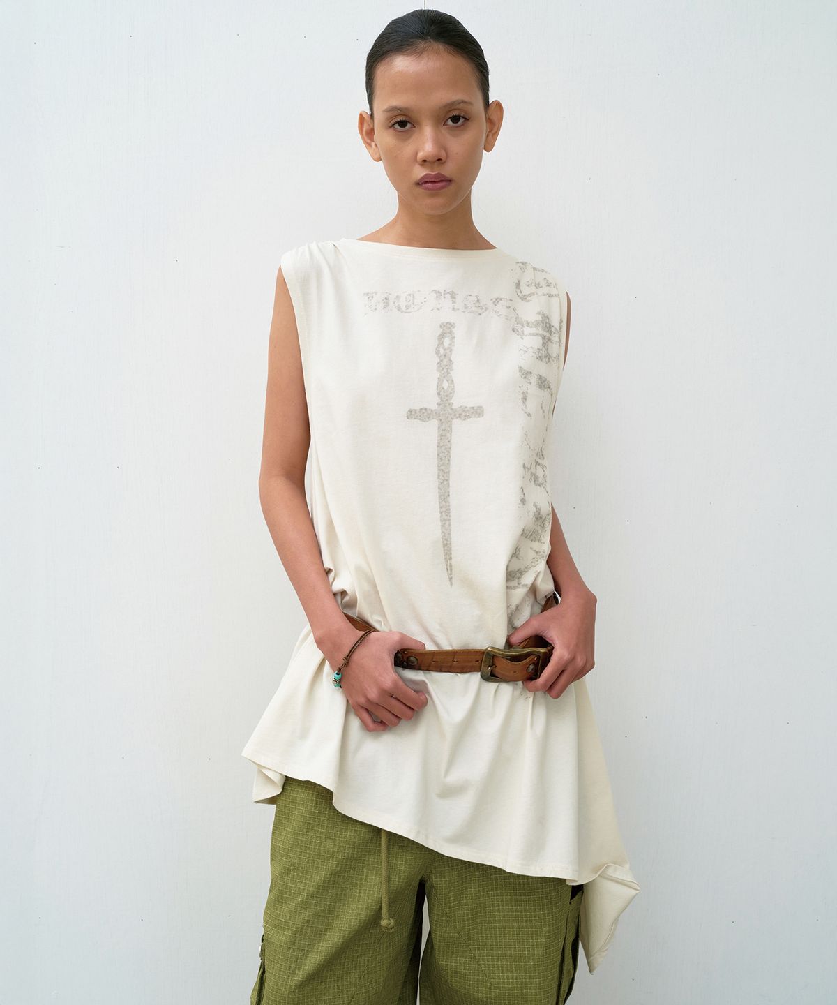 더바이닐하우스(THEVINYLHOUSE) UNBALANCE LAYERED ONE-PIECE (W) CREAM