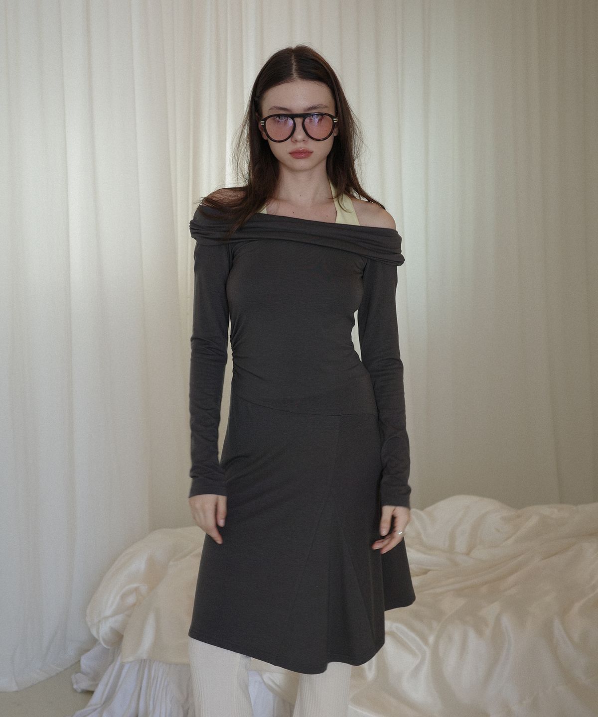 살롱 드 욘(SALON DE YOHN) Halter Neck Jersey Dress_ Khaki Gray