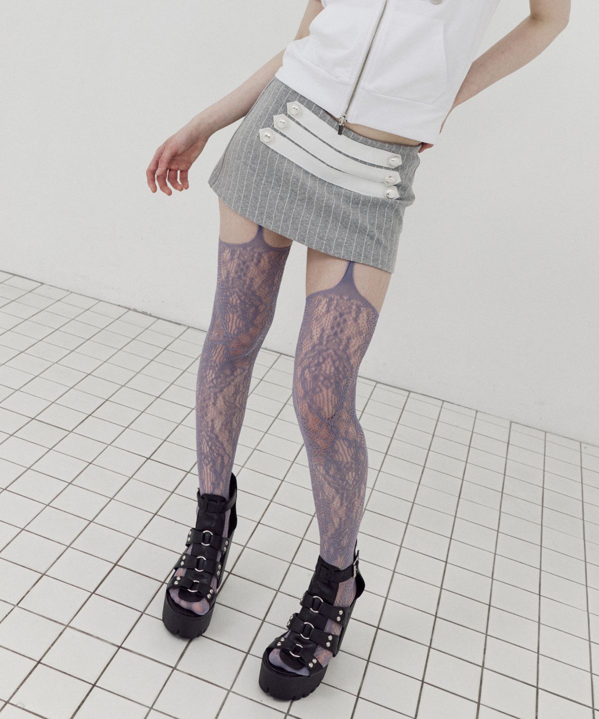 셋업이엑스이(SETUP-EXE) STRIPE NAPOLEON SKIRT PANTS / GRAY