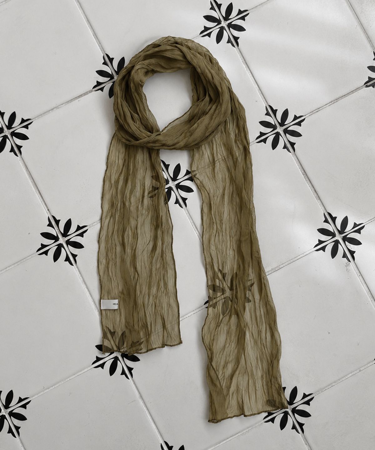 힐리오트(HEALIOTE) WRINKLE WAVE SCARF_OLIVE