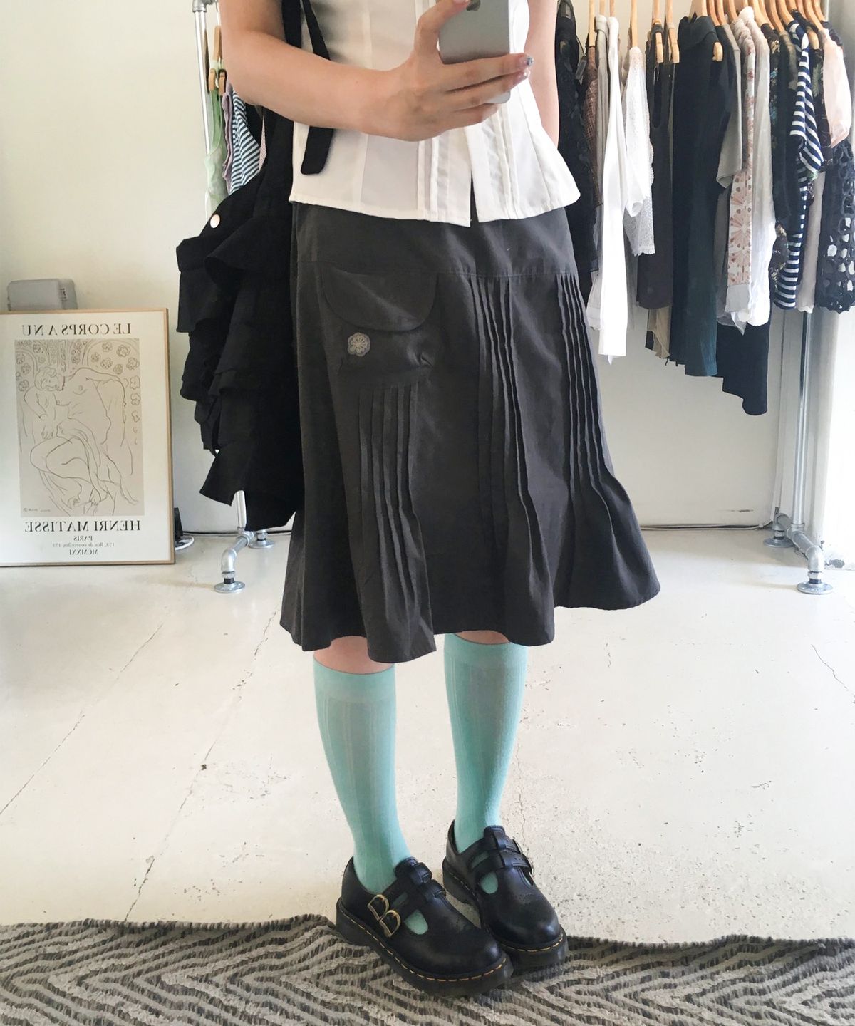단델(DANDEL) DD pleats round pocket skirt (CHARCOAL)