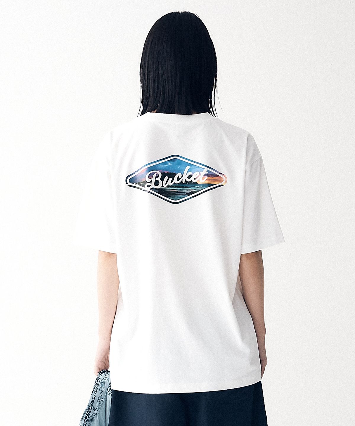 버킷(BUCKET) JEJU T-SHIRT [WHITE]