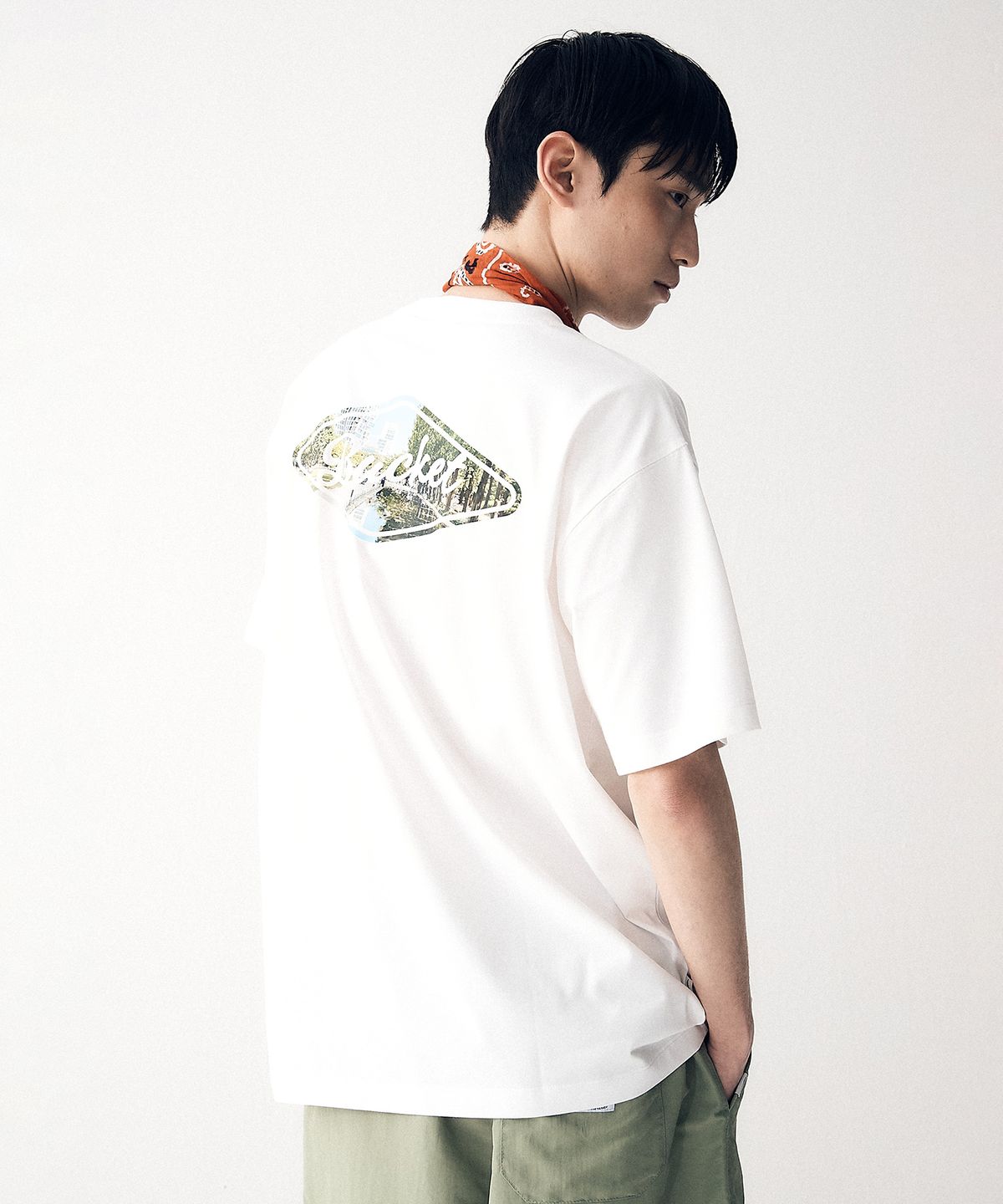 버킷(BUCKET) SEONGSU T-SHIRT [WHITE]
