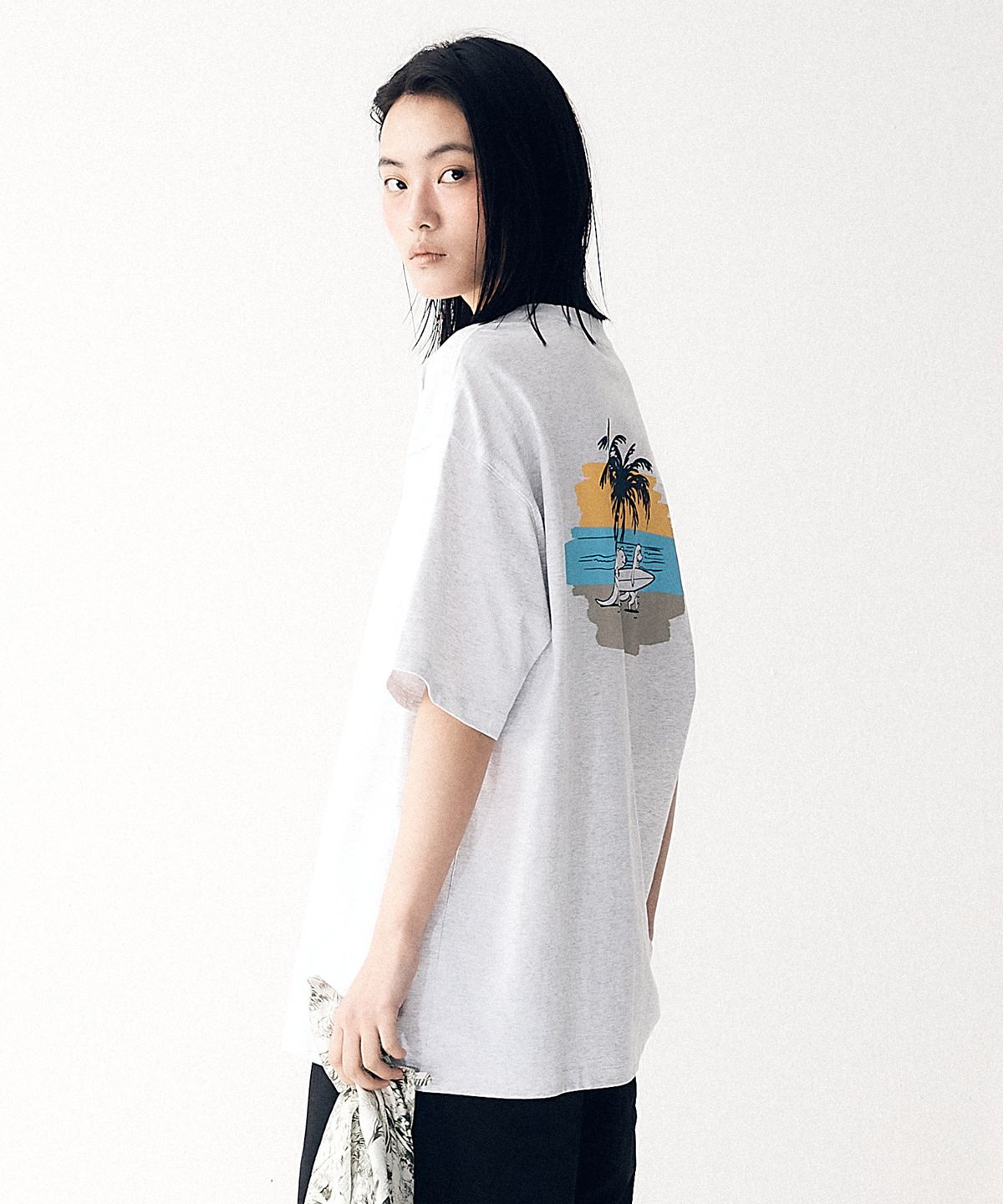 버킷(BUCKET) BCKT FRIENDS SURF BEACH T-SHIRT [LIGHT GRAY]