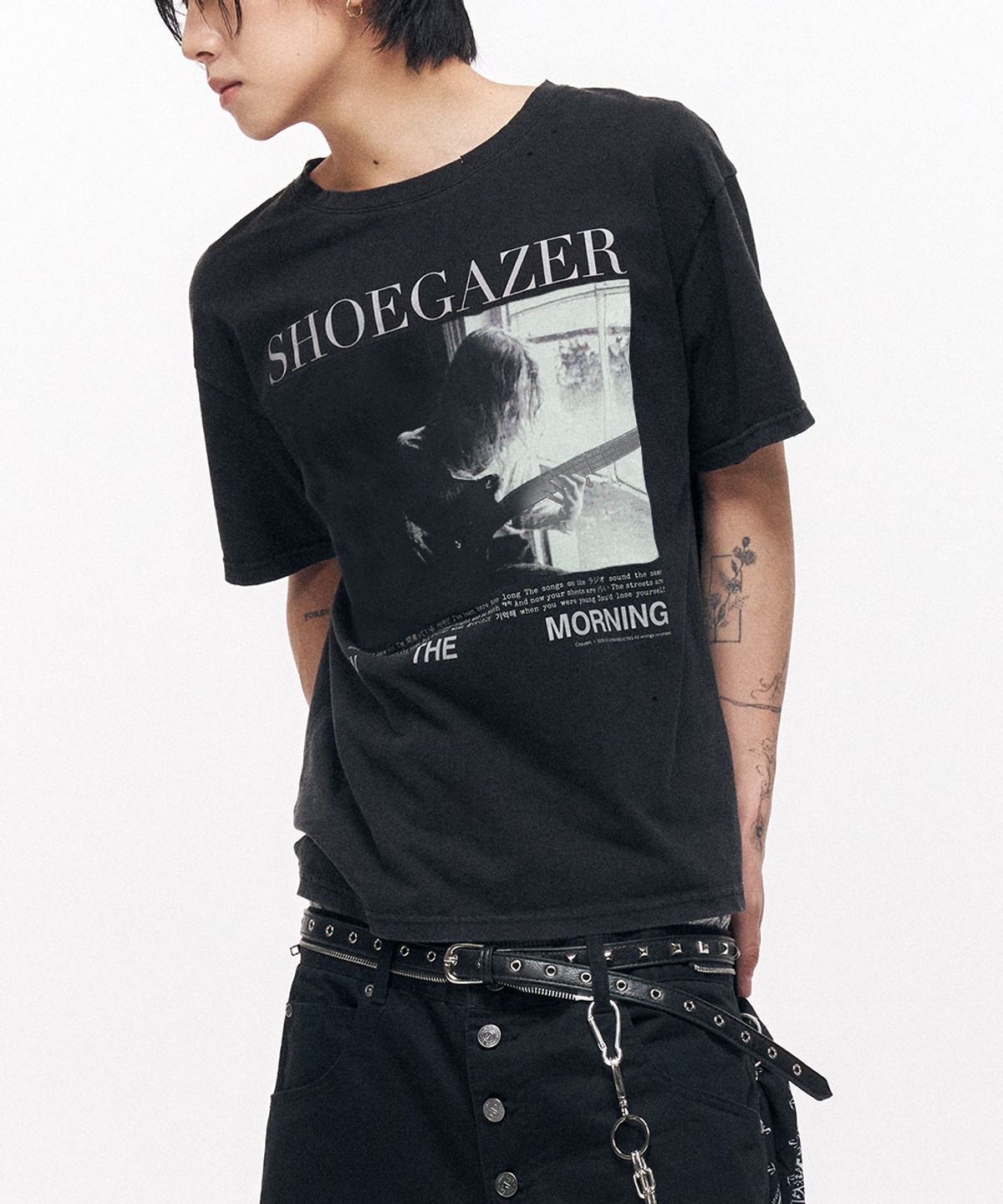 스키즘 인듀싱(SCHISM INDUCING) SHOEGAZER T SHIRT BLACK
