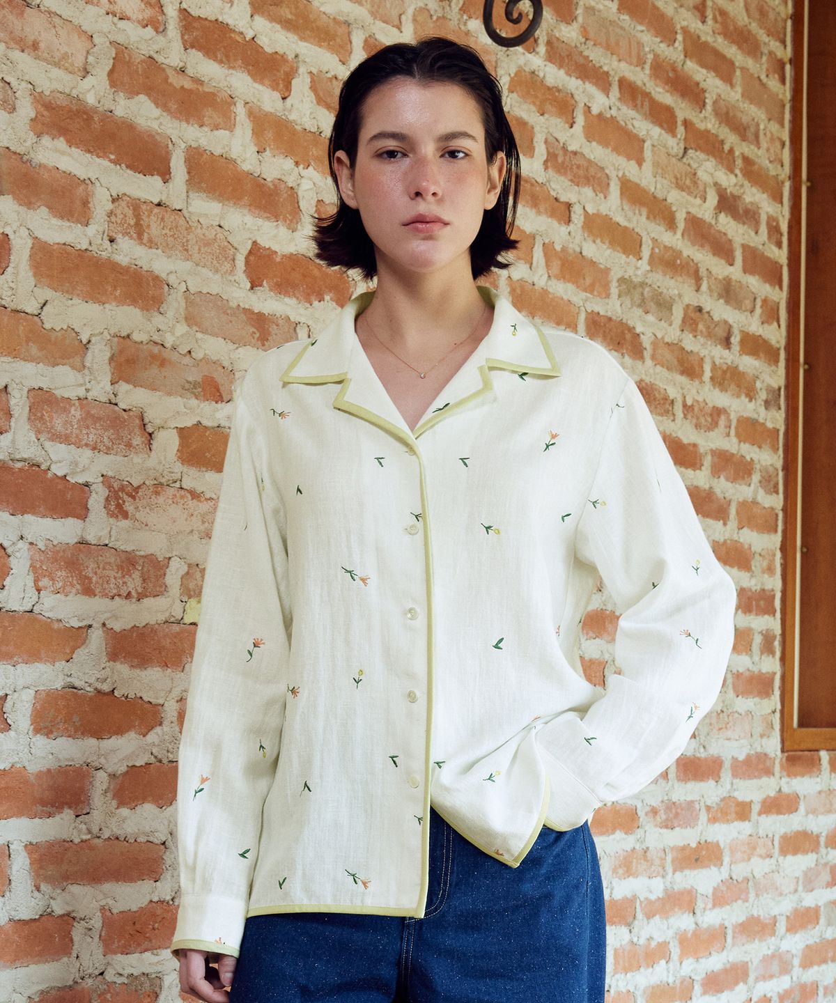 프리터(FRITUR) Bloom Embroidered Shirt White_F262SH03