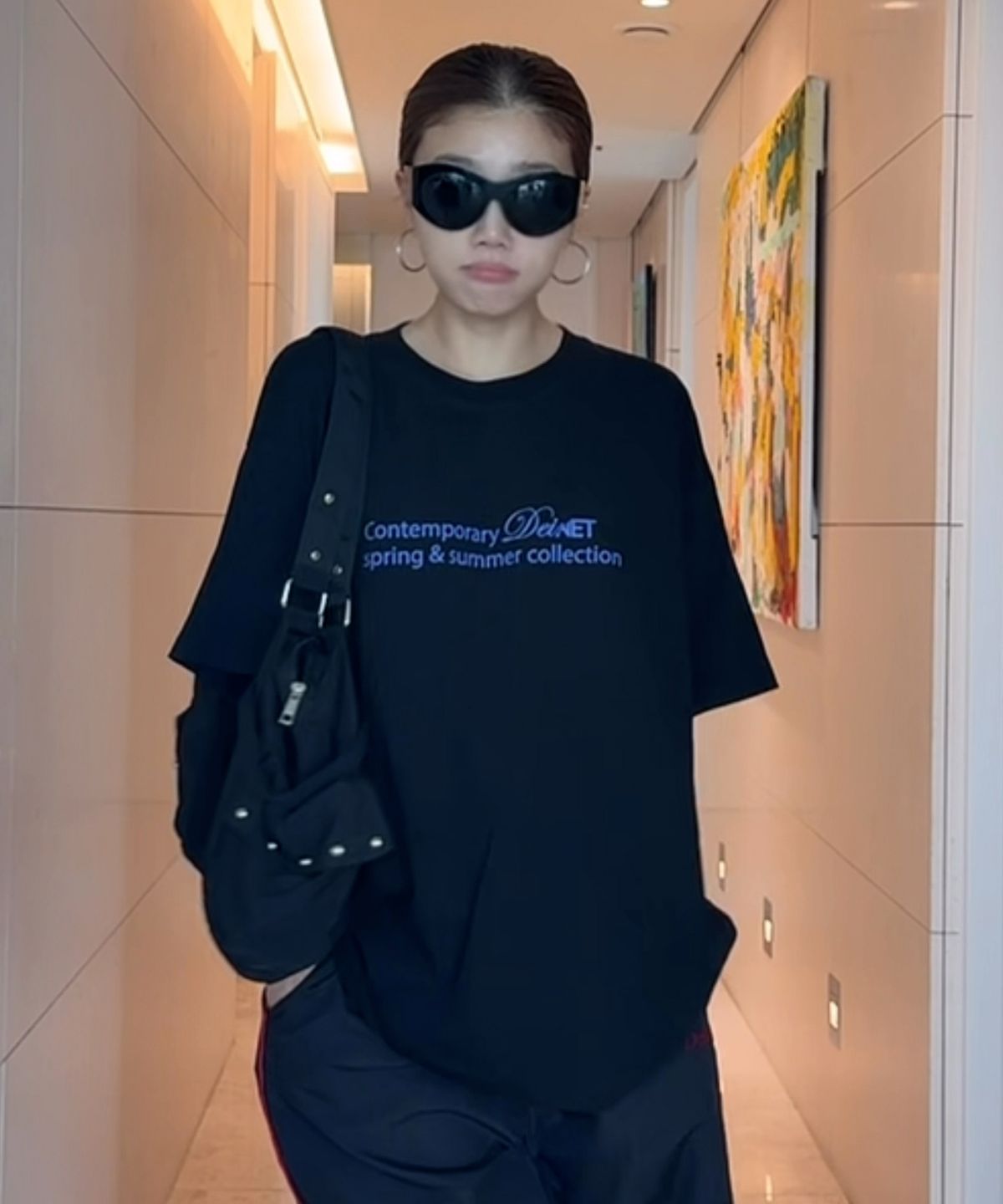 다이닛(DEINET) CONTEMPORARY T-SHIRT IN BLACK