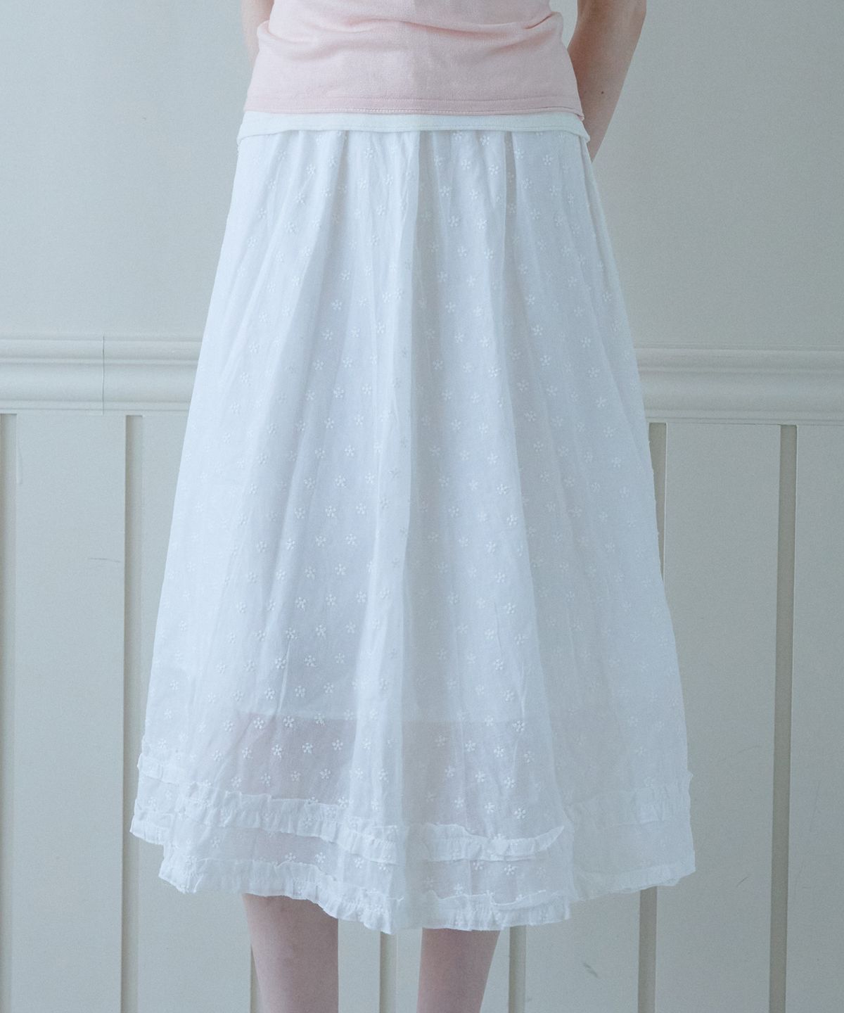 힐리오트(HEALIOTE) BLOOMING PATTERN FRILL SKIRT_WHITE