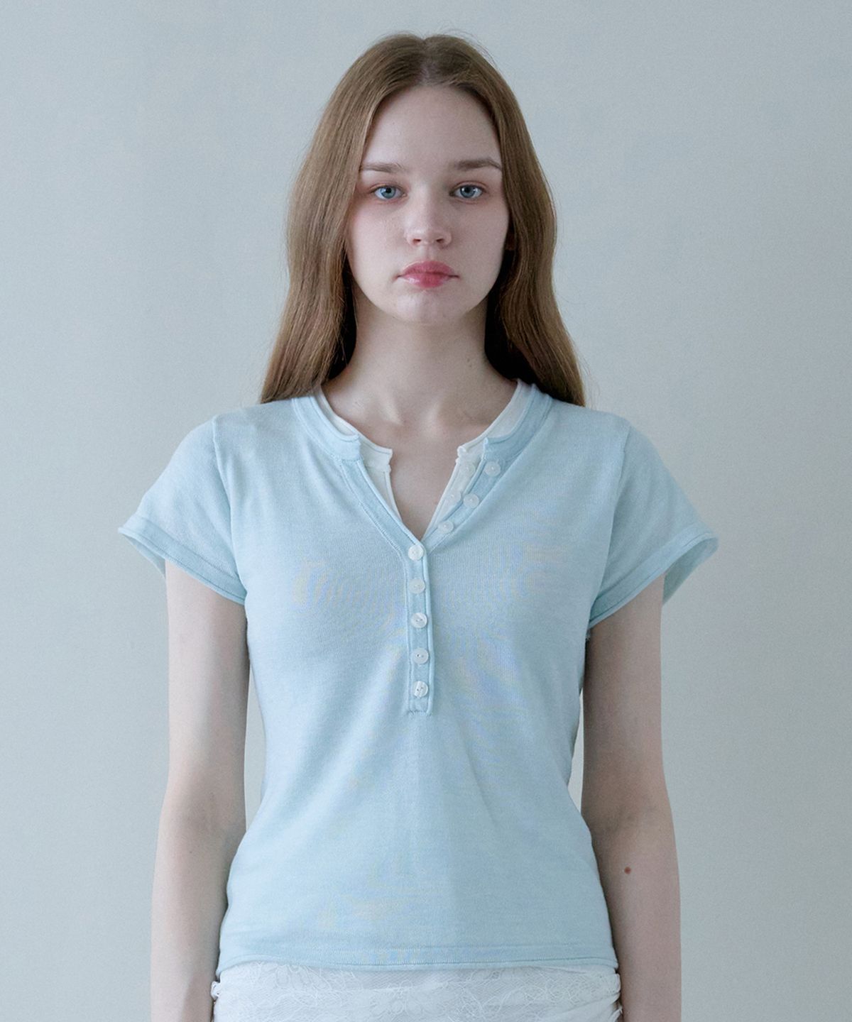 힐리오트(HEALIOTE) SLIT SOFT BUTTON HALF KNIT_SKYBLUE