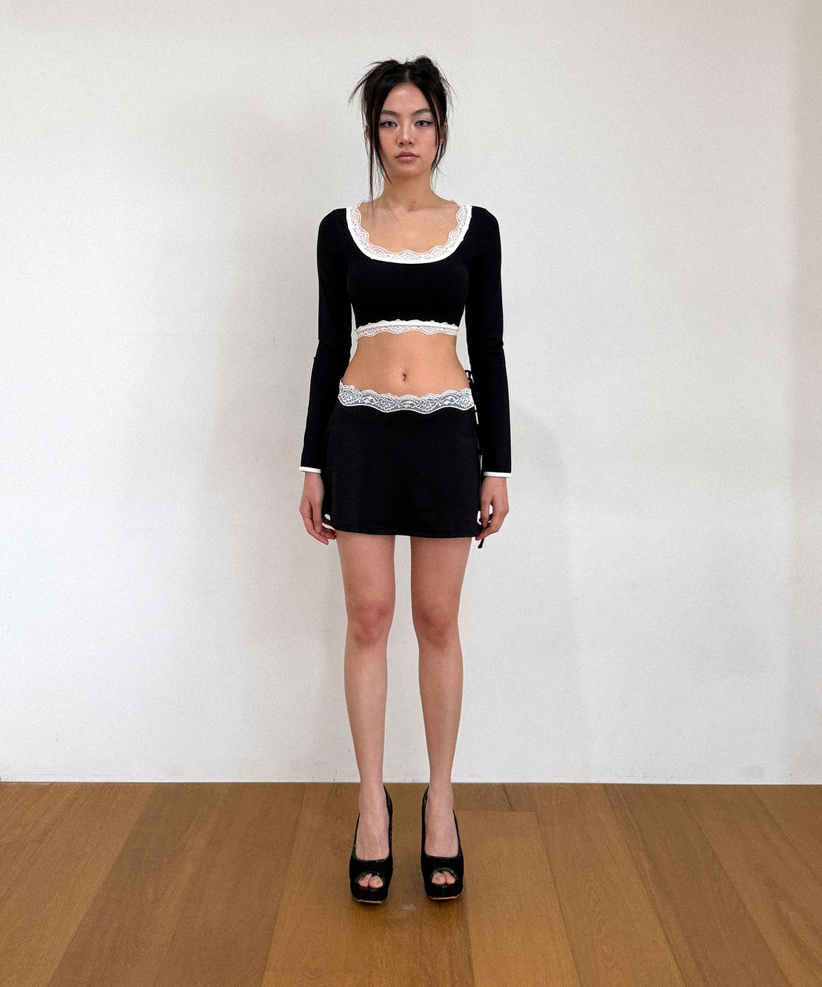 비나제이(VINAJ) 레이스 라인 스커트 커버업 (Black)