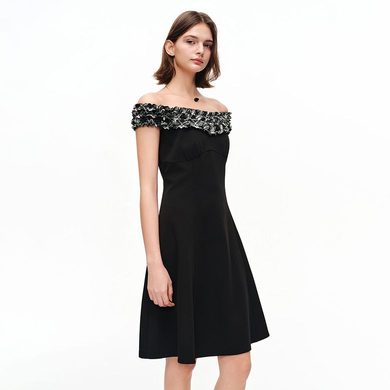 AR_Ruffled off-shoulder dress